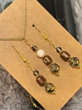 Handcrafted di-cut art glass copper oil slick necklace and earring set